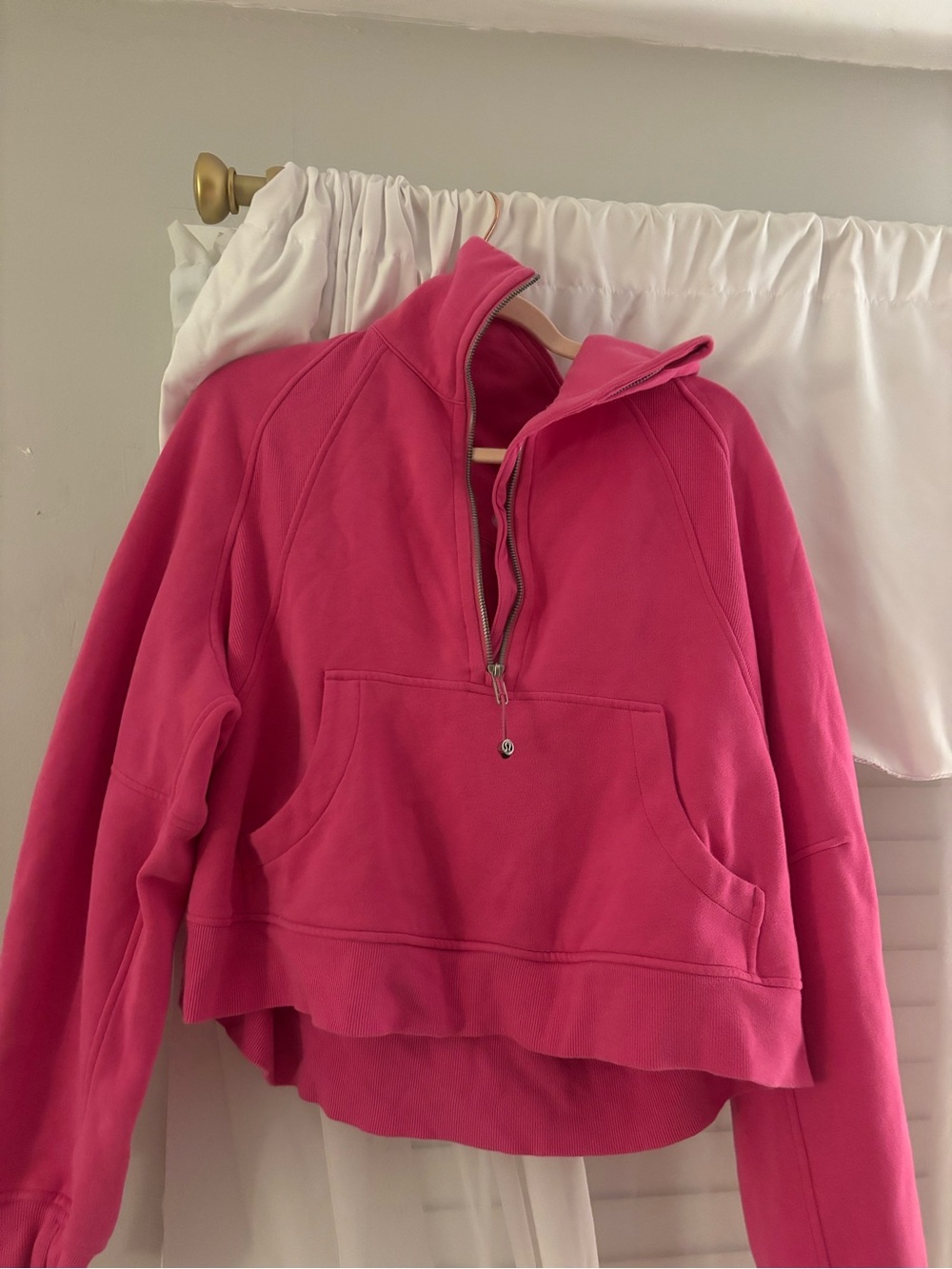 Lululemon Hot Pink Scuba M/L